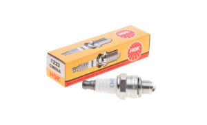 Süüteküünal NGK CMR6A